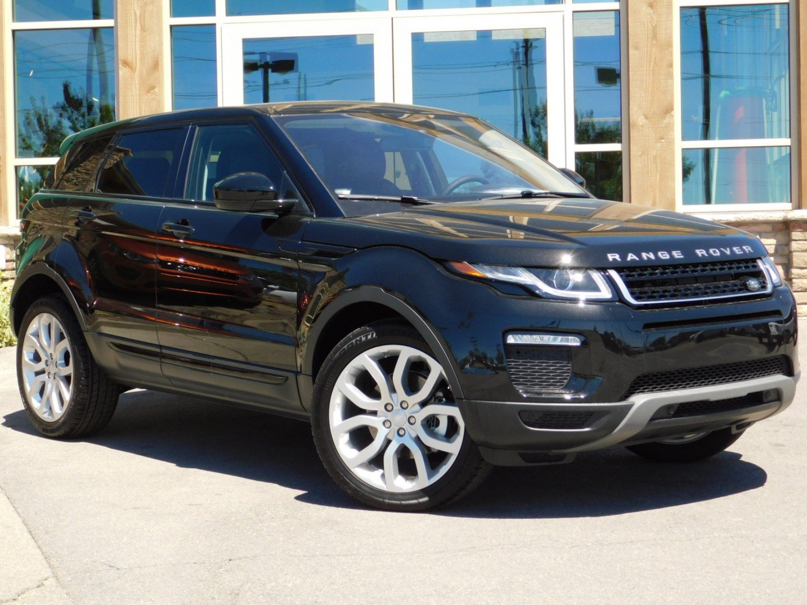 New 2018 Land Rover Range Rover Evoque SE Premium 4 Door in Centerville ...